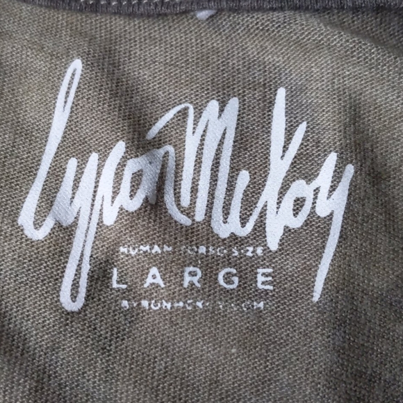 Hide and Seek tee by Byron McCoy - Picture 2 of 5